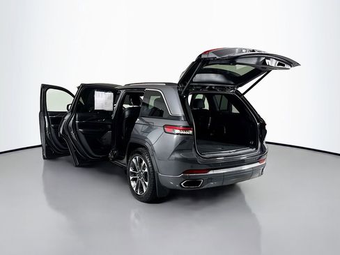 Used 2022 Jeep Grand Cherokee Overland w/ Advanced Protech Group III image 31