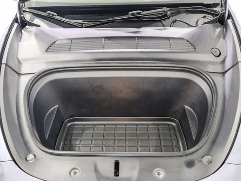 Used 2023 Tesla Model Y 2WD image 28