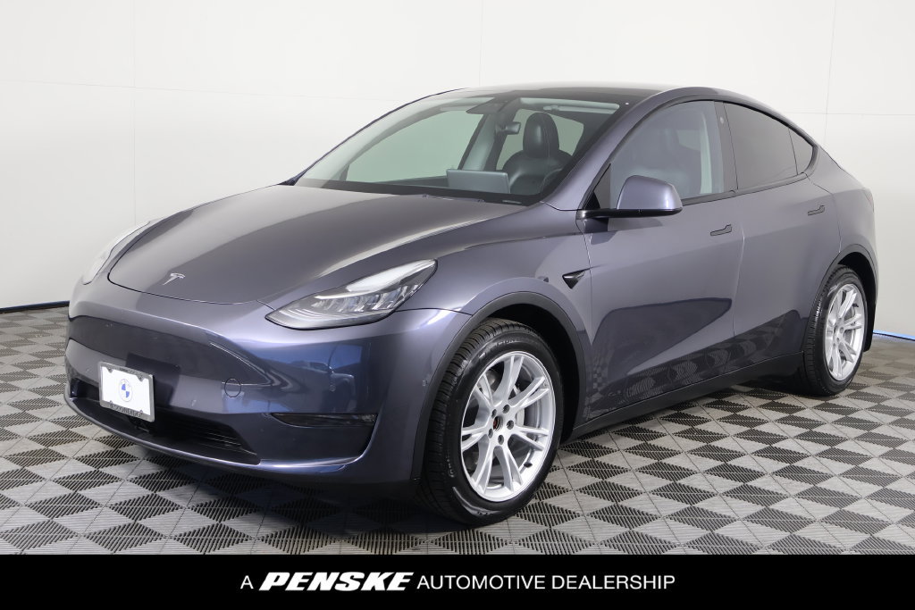 Used 2022 Tesla Model Y Long Range AWD/4WD image 1