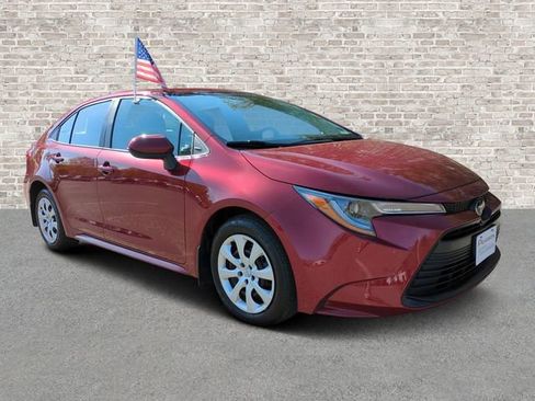 Used 2025 Toyota Corolla LE image 1