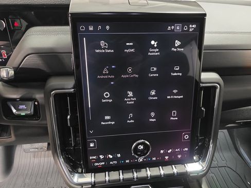 New 2026 GMC Yukon XL Denali w/ LPO, Floor Liner Package image 24