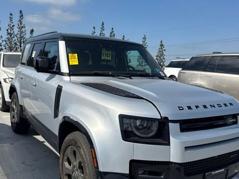 Used 2023 Land Rover Defender 110 X-Dynamic SE AWD/4WD image 5