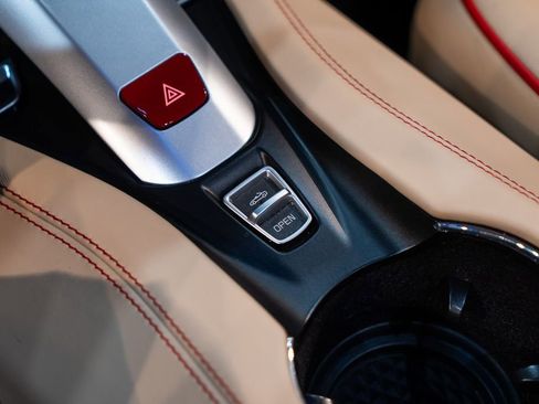 Used 2016 Ferrari California T image 39