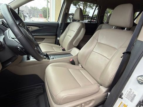 Used 2021 Honda Pilot Touring image 7