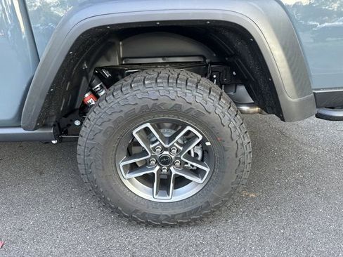 New 2025 Jeep Gladiator Mojave w/ Steel Bumper Group image 18