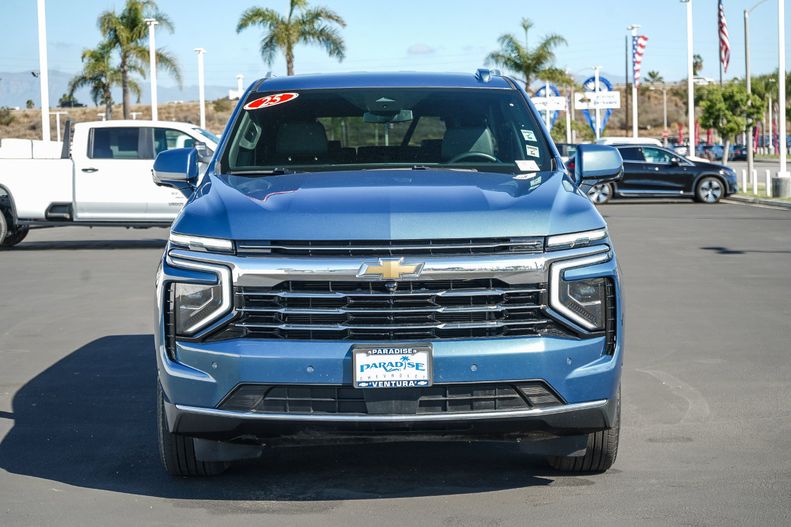 Used 2025 Chevrolet Suburban LT AWD/4WD image 2
