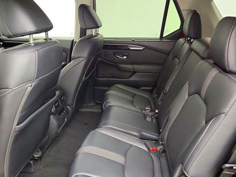 Used 2025 Honda Pilot Touring image 21