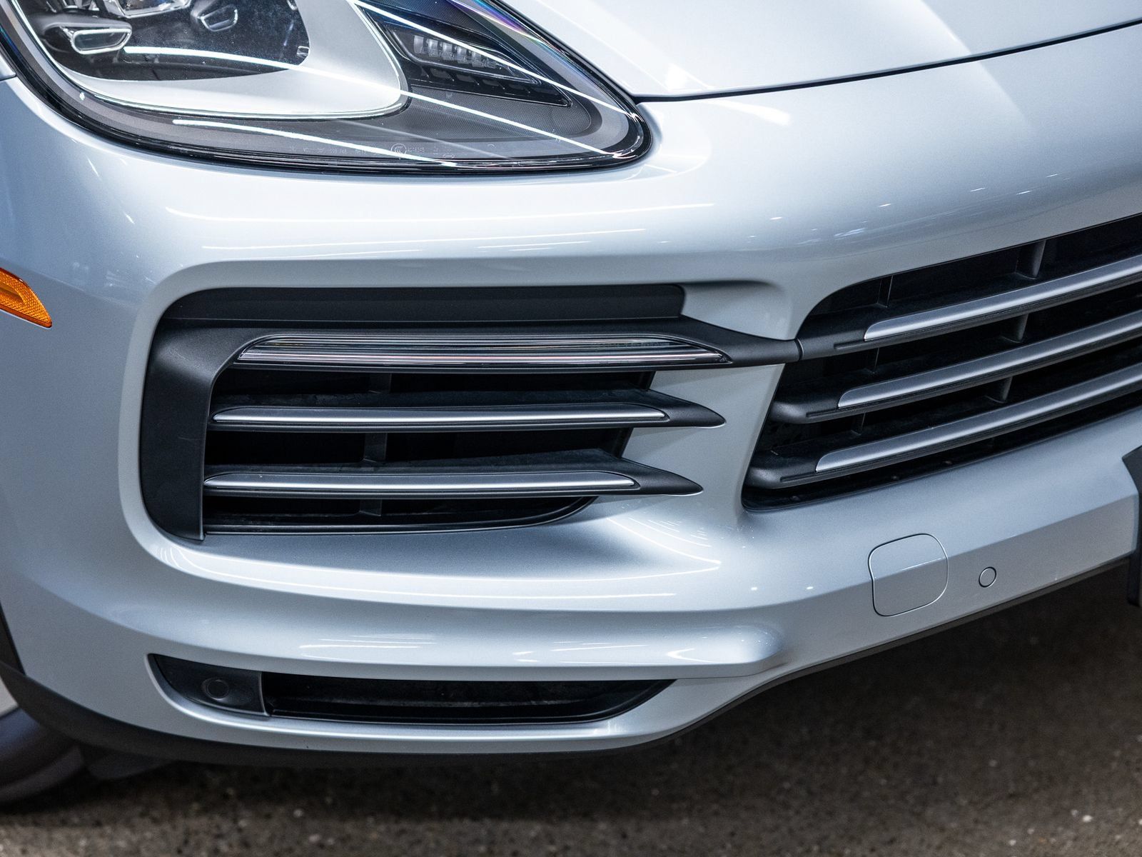 Certified 2023 Porsche Cayenne w/ Premium Package AWD/4WD image 17
