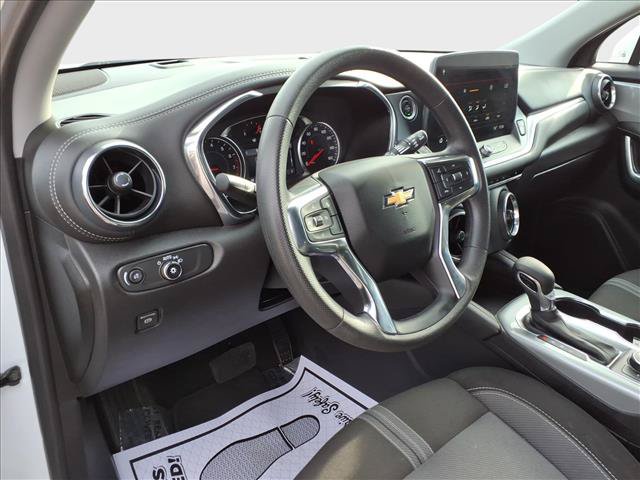 Used 2025 Chevrolet Blazer LT FWD image 19