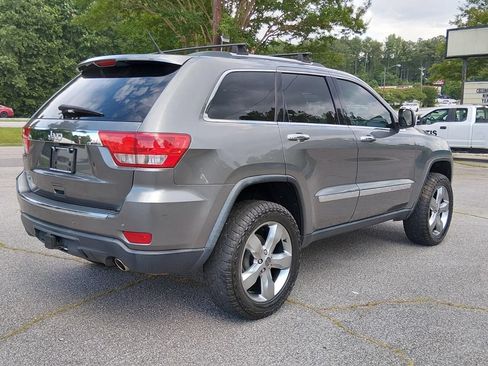 Used 2013 Jeep Grand Cherokee Overland w/ Advance Technology Group AWD/4WD image 4