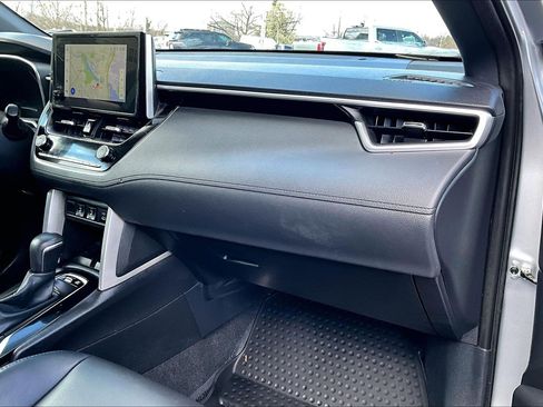 Used 2024 Toyota Corolla Cross XSE w/ Convenience Package image 15