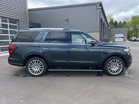 Used 2022 Ford Expedition Limited AWD/4WD image 4