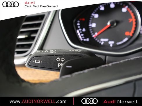 Used 2023 Audi Q5 2.0T Premium w/ Convenience Package AWD/4WD image 28