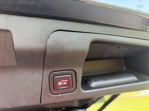 Used 2023 GMC Acadia SLE w/ Infotainment Package AWD/4WD image 39