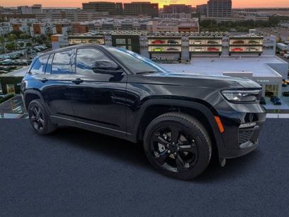 New 2025 Jeep Grand Cherokee Limited w/ Black Appearance Package