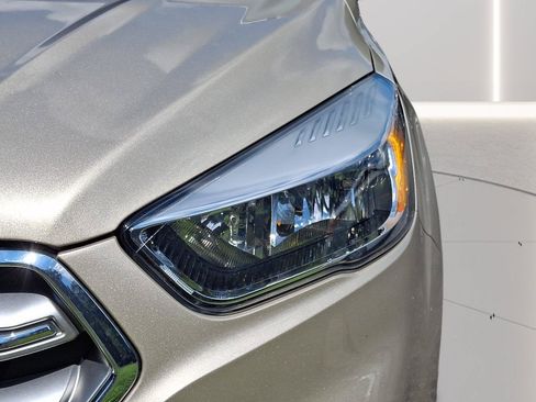 Used 2017 Ford Escape SE FWD image 16