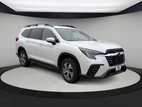 Used 2025 Subaru Ascent Premium image 2