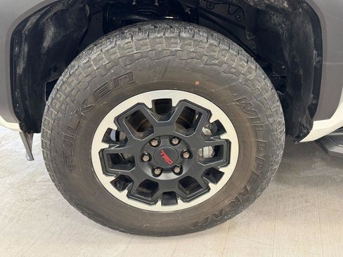 Used 2025 Toyota 4Runner TRD Off-Road image 26