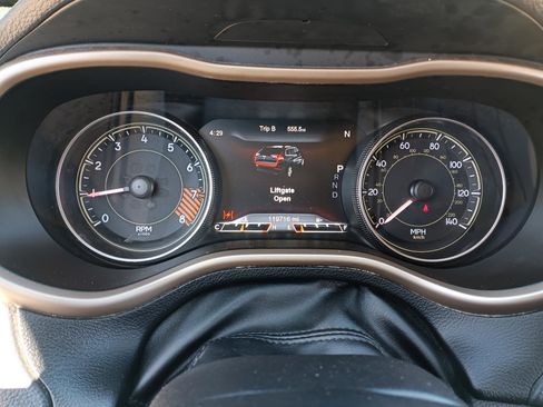 Used 2014 Jeep Cherokee Limited w/ Technology Group image 31