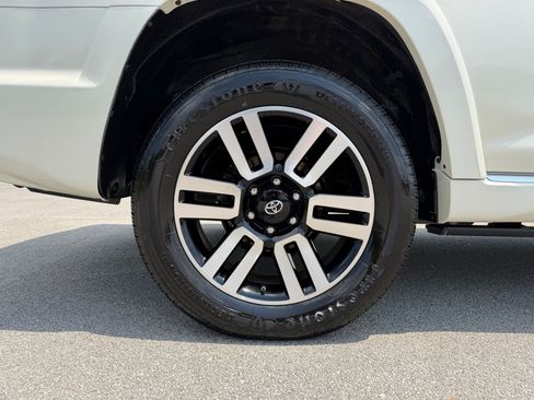 Used 2016 Toyota 4Runner Limited AWD/4WD image 25