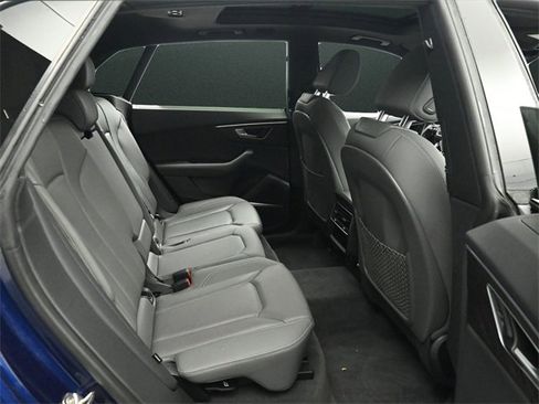 Used 2020 Audi Q8 Prestige w/ Prestige Package image 17