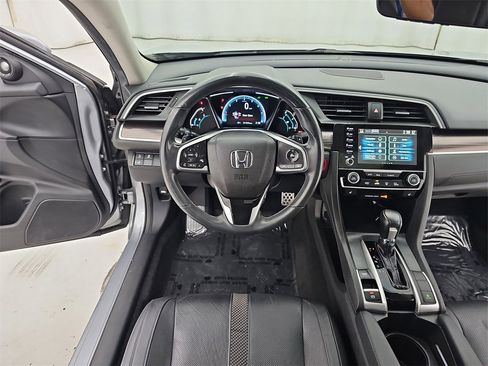 Used 2020 Honda Civic Touring image 19