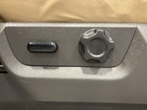 Used 2013 Ford F250 XLT w/ XLT Value Pkg image 12