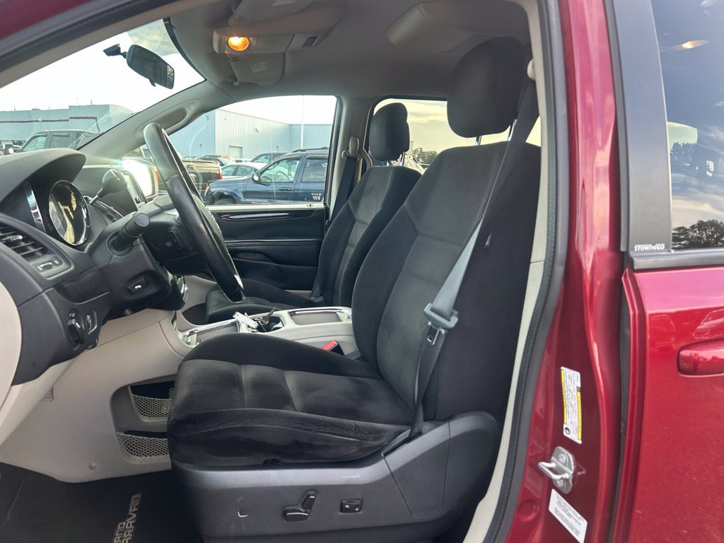 Used 2014 Dodge Grand Caravan SXT w/ Security Group FWD image 5
