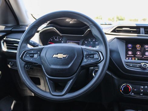 Used 2023 Chevrolet TrailBlazer LT FWD image 15