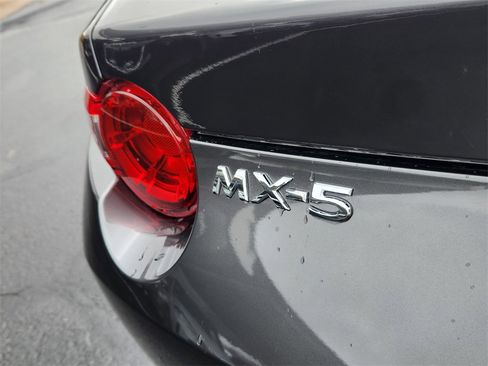 Used 2023 MAZDA MX-5 Miata Grand Touring w/ Weather Package image 28
