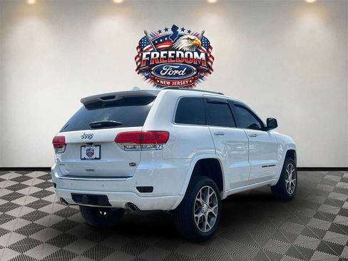 Used 2020 Jeep Grand Cherokee Overland AWD/4WD image 5