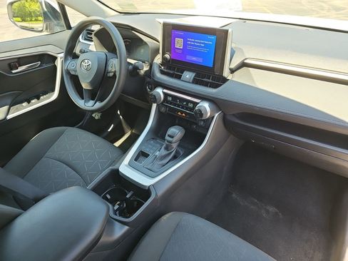 Used 2025 Toyota RAV4 XLE AWD/4WD image 14