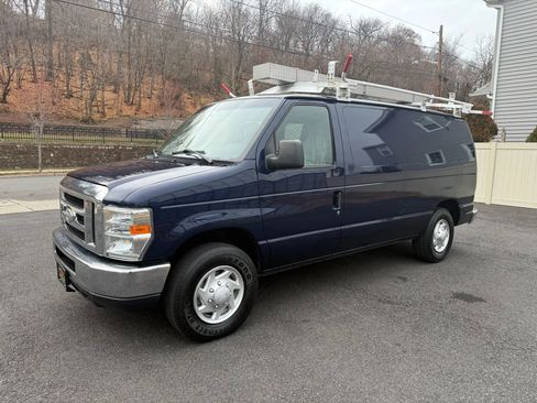 Used 2014 Ford E-250 and Econoline 250 image 2
