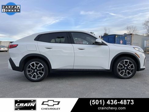 Used 2025 BMW X2 xDrive28i image 9