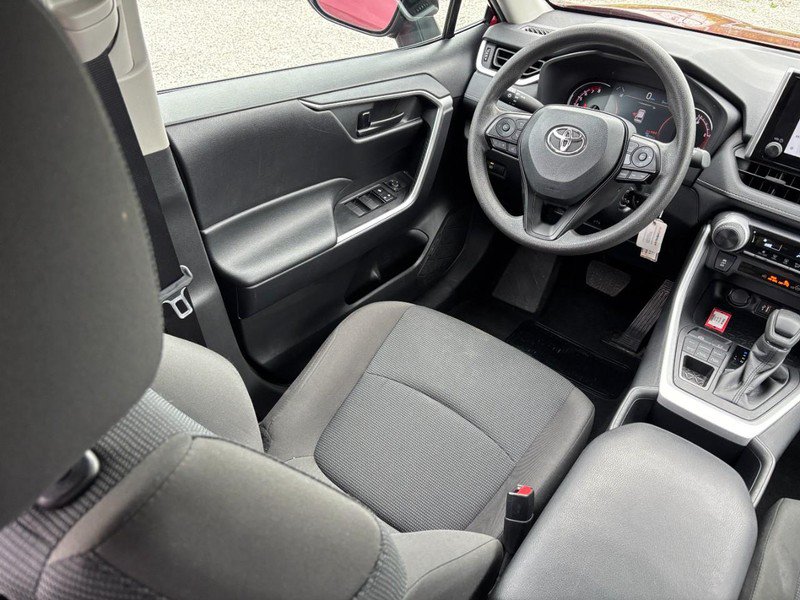 Used 2025 Toyota RAV4 LE AWD/4WD image 14