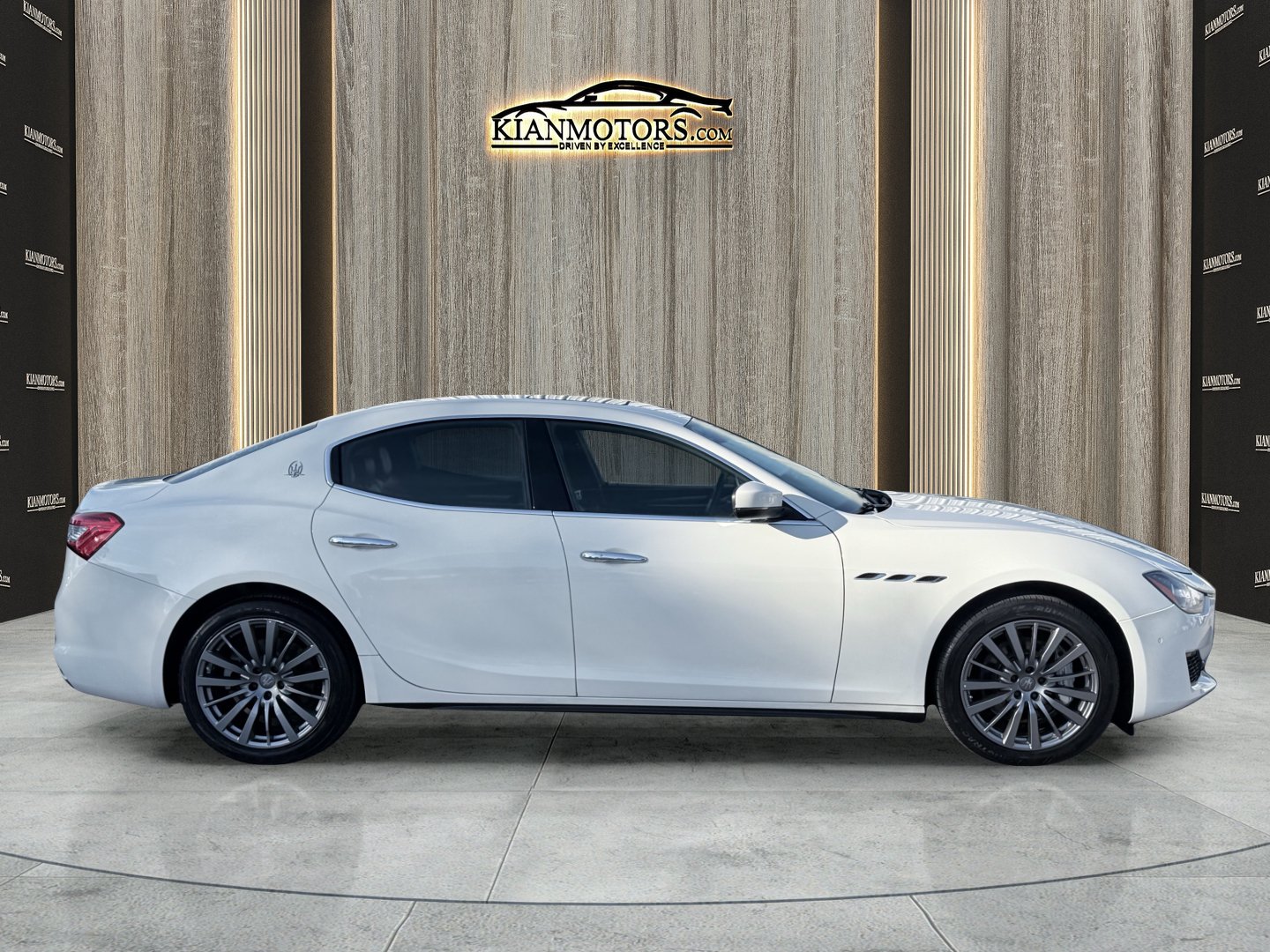 Used 2018 Maserati Ghibli RWD image 9