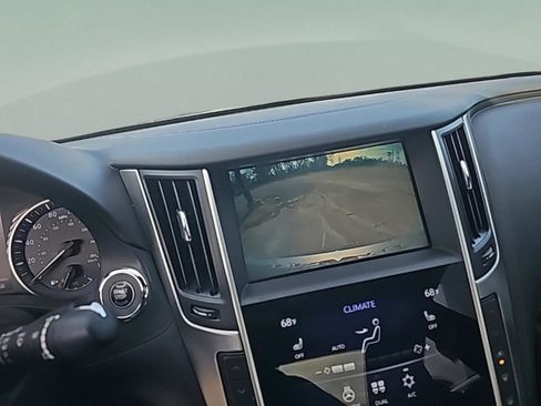 Used 2019 INFINITI Q60 3.0t Luxe w/ Essential Package image 17