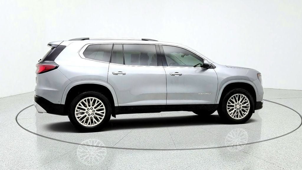 Used 2025 GMC Acadia Denali w/ Super Cruise Package FWD image 4