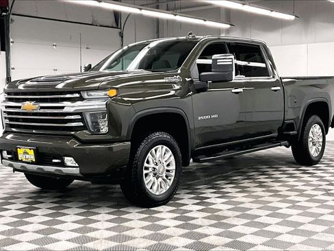 Used 2022 Chevrolet Silverado 3500 High Country w/ Safety Package II AWD/4WD image 12