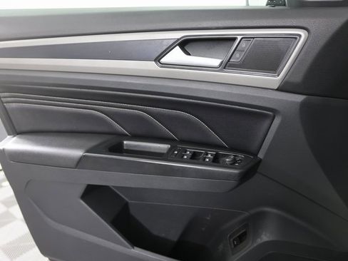 Used 2020 Volkswagen Atlas Cross Sport SEL image 26