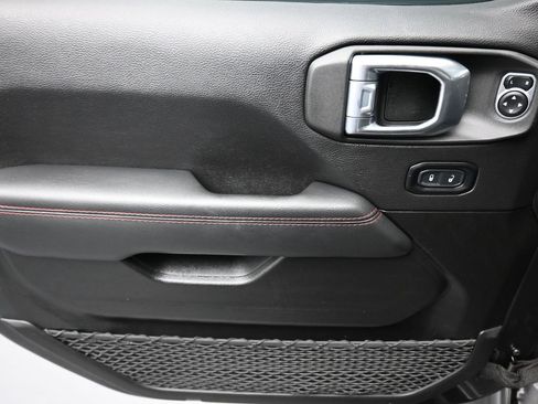 Used 2022 Jeep Wrangler Unlimited Rubicon w/ Cold Weather Group image 10