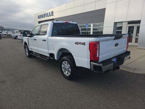 Used 2024 Ford F350 XLT image 3
