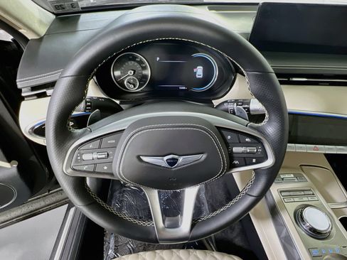 Used 2024 Genesis GV70 3.5T Sport w/ Sport Advanced Package AWD/4WD image 11