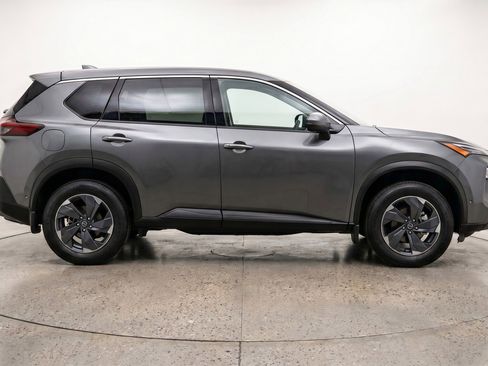 Used 2025 Nissan Rogue SV FWD image 11