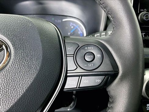 Used 2024 Toyota RAV4 SE image 28