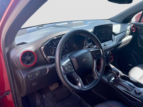 Used 2024 Chevrolet Blazer RS w/ Enhanced Convenience Package image 9