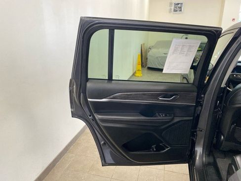 Used 2023 Jeep Grand Cherokee L Limited w/ Black Appearance Package image 9