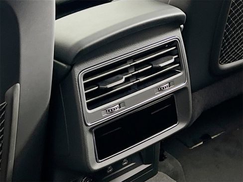 New 2026 Audi Q8 Premium Plus image 25