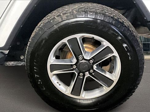 Used 2019 Jeep Wrangler Unlimited Sahara w/ Cold Weather Group image 44