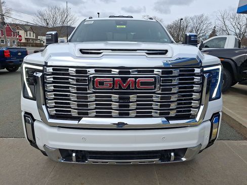 New 2026 GMC Sierra 2500 Denali w/ Denali Reserve Package AWD/4WD image 2